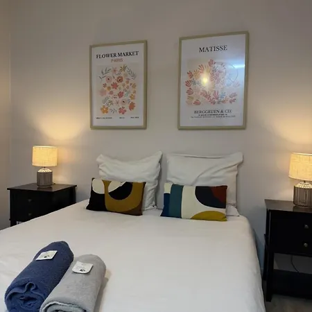 Les Remparts Apartment