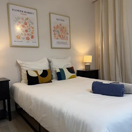 Les Remparts Apartment *